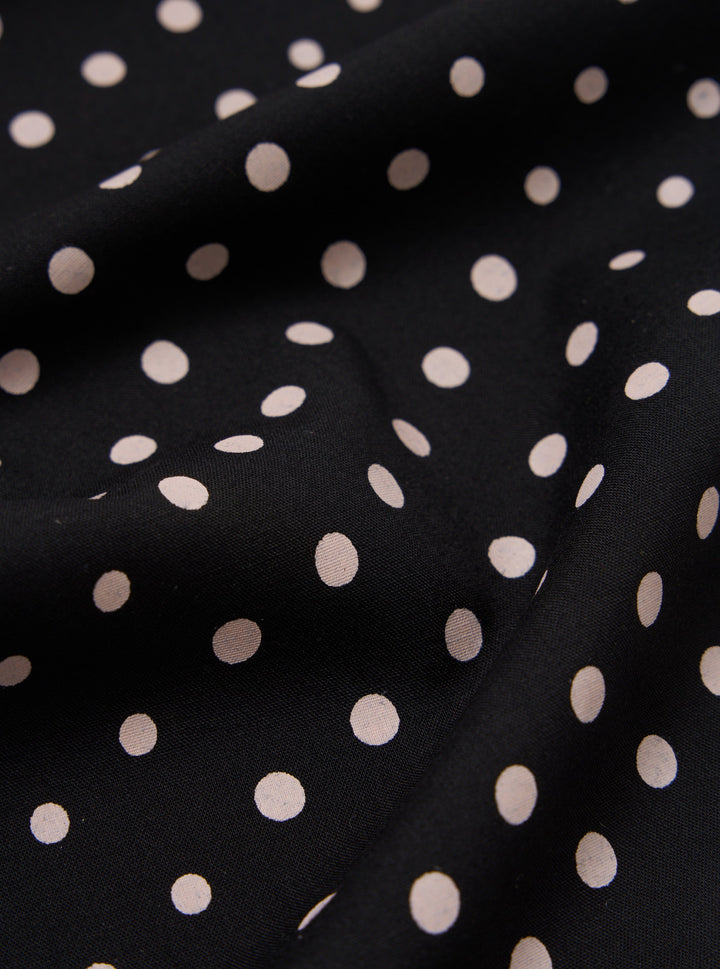 Écharpe courte à pois noir - détail motif