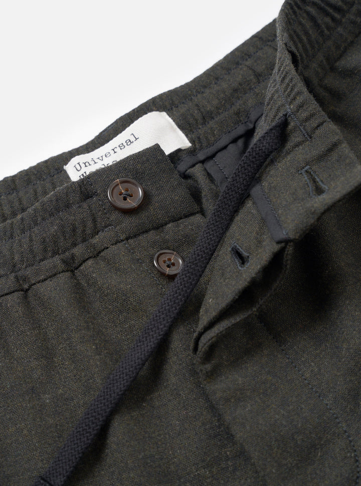 Olive Recycled Italian Tweed Pleated Track Pant - détail taille