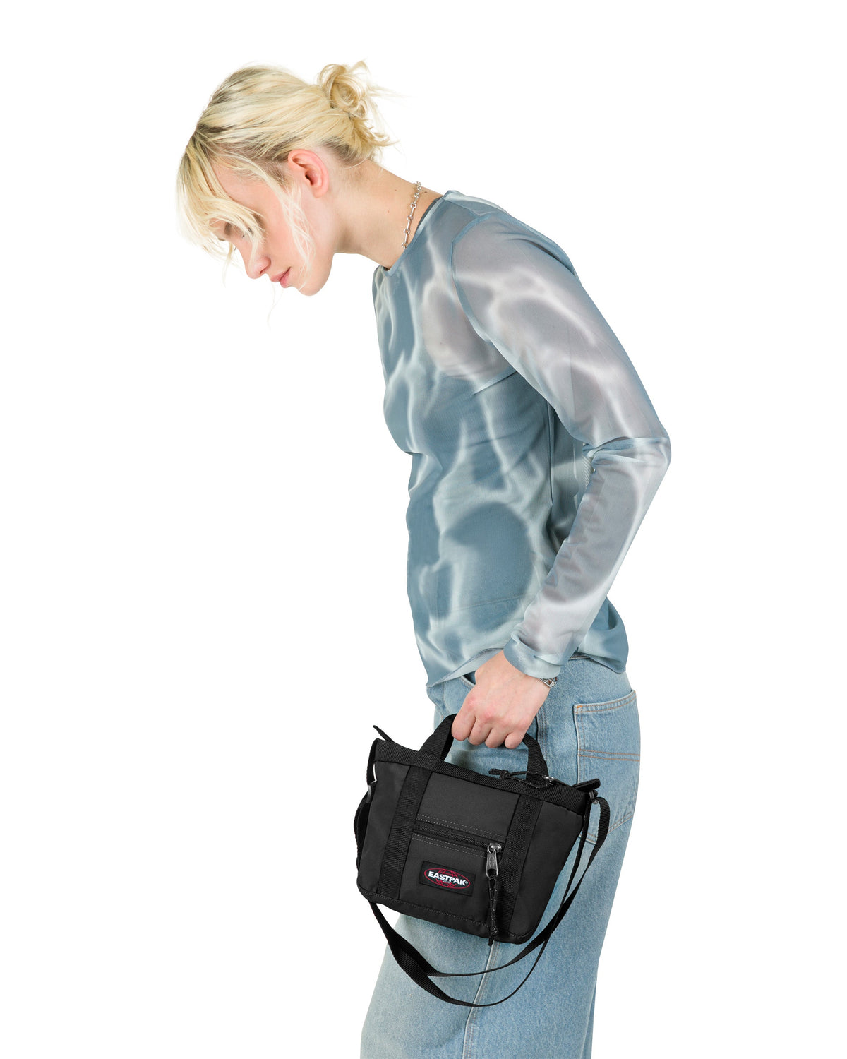 Sac bandoulière Eastpak Travel Tote Mini noir - vue 4