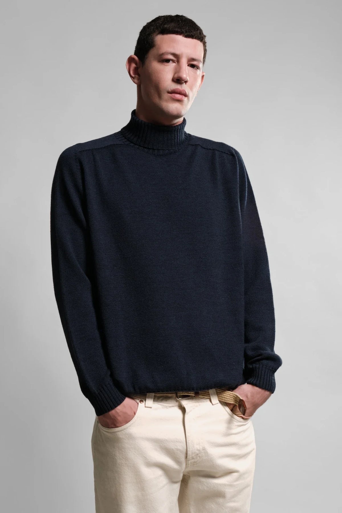 Pull col roulé Aris Nitto Knitwear marine - laine mérinos