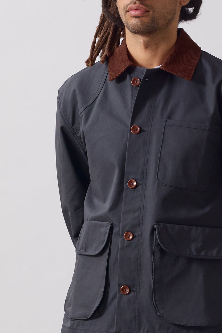 Waxed Barn Coat Black - porté