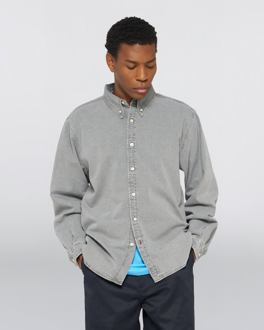 Chemise Arlo Edwin noir délavé - portée