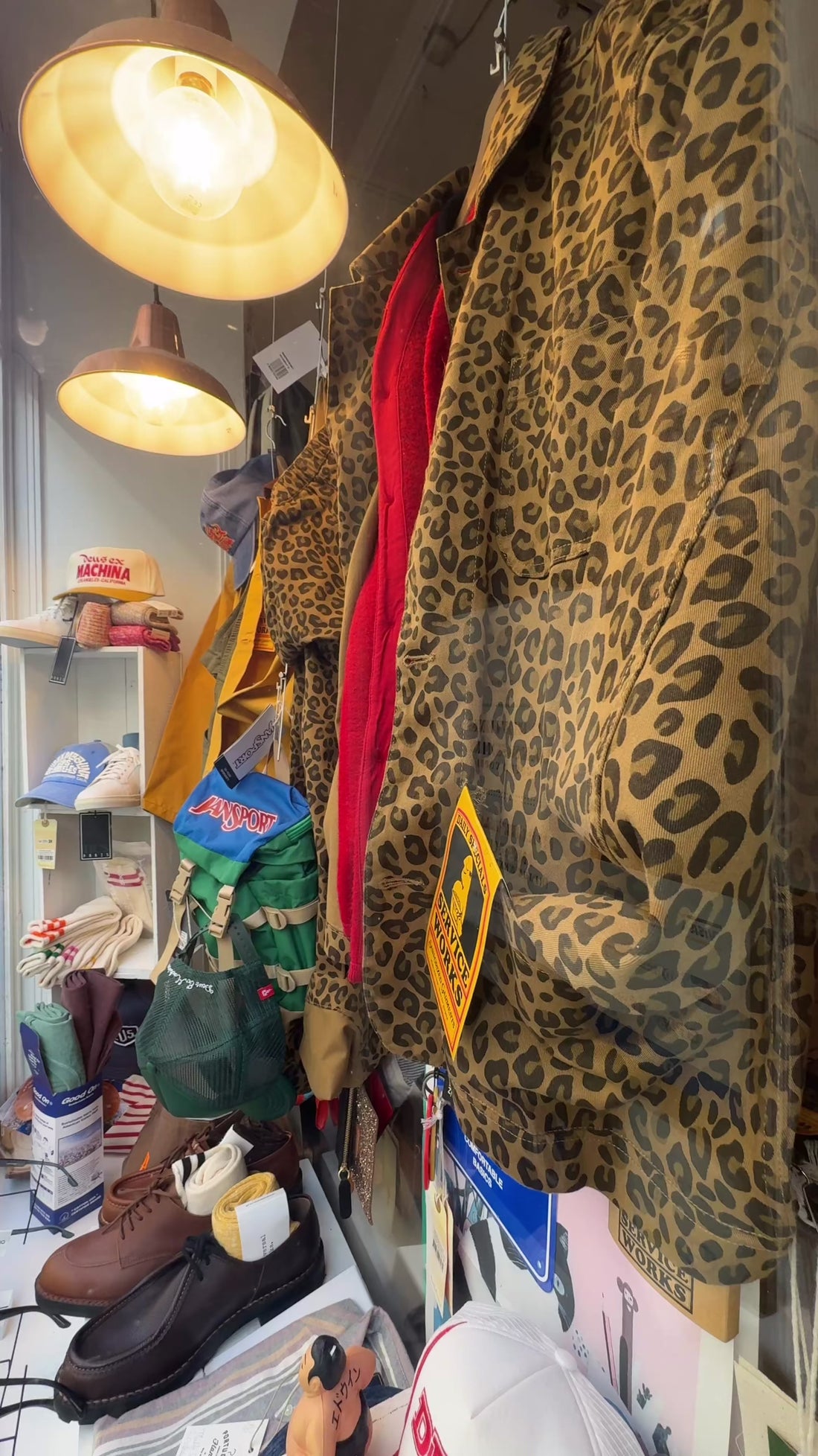 Vitrine HCS Boutique Galerie, sélection automne-hiver 2026